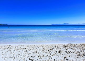 TripAdvisor: Μια ελληνική παραλία στις 6 καλύτερες στον κόσμο για οικογένειες με παιδιά