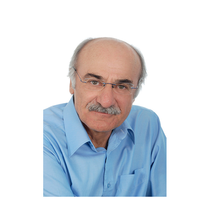 Γεννήθηκε στη Νέα Σμύρνη από γονείς Ποντιακής καταγωγής. Φοίτησε στην Ευαγγελική...