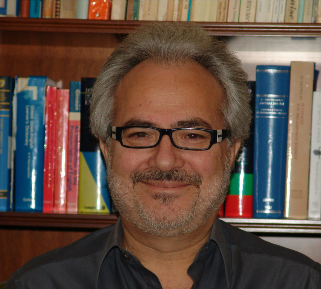 Eίναι Χημικός Μηχανικός, Μηχανικός Περιβάλλοντος, Μηχανικός Αερίου και κάτοχος ΜΒΑ...