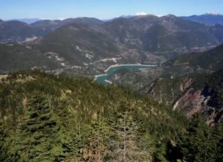 Discover Greece: Καγιάκ στη λίμνη Κρεμαστών