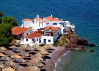 Forbes: Η παραλία Βλυχού στην Ύδρα στις top ονειρικές παραλίες της Ευρώπης