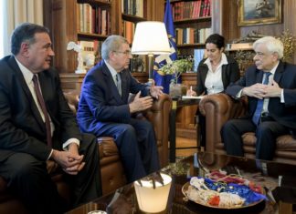 Συνάντηση του Πρ. Παυλόπουλου με τον πρόεδρο της ΔΟΕ Τ. Μπαχ