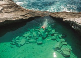 Στην Ελλάδα δύο από τις καλύτερες φυσικές πισίνες στην Ευρώπη