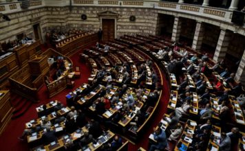 Στη Βουλή ως κατεπείγον, το ν/σ για άσυλο, κατάργηση απλής αναλογικής στους ΟΤΑ