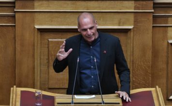 Βαρουφάκης: Οι επιλογές της κυβέρνησης οδηγούν σε ένα μεγαλύτερο, λιγότερο λειτουργικό και αυταρχικό κράτος