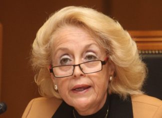 Επείγουσα ερώτηση Παπαδημούλη στην ΕΕ για την φωτογραφική διάταξη της κυβέρνησης που παύει την Β. Θάνου από την Επιτροπή Ανταγωνισμού